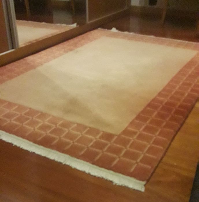 Tapete Soraya bordeaux como novo