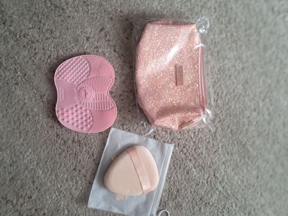 Zestaw Glam Shop kosmetyczka duży puszek mata do pędzli