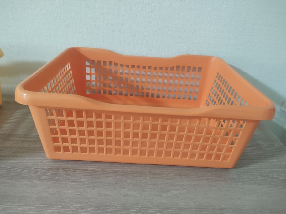 Пластиковые органайзеры, корзины, контейнеры.