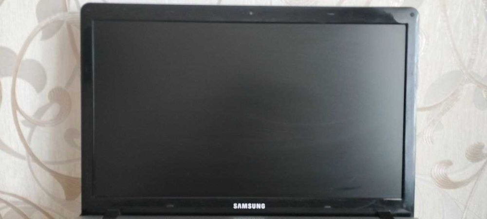 Ноутбук Samsung i3