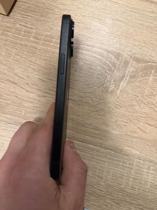 Iphone 15 black заблокований