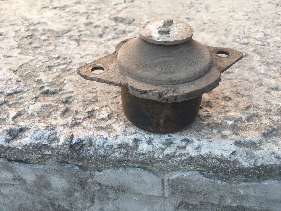 Подушка коробки Chery Amulet