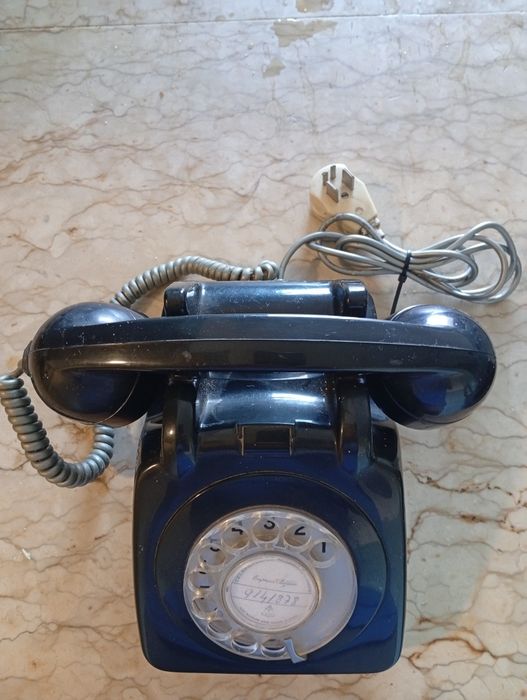 Telefone antigo .