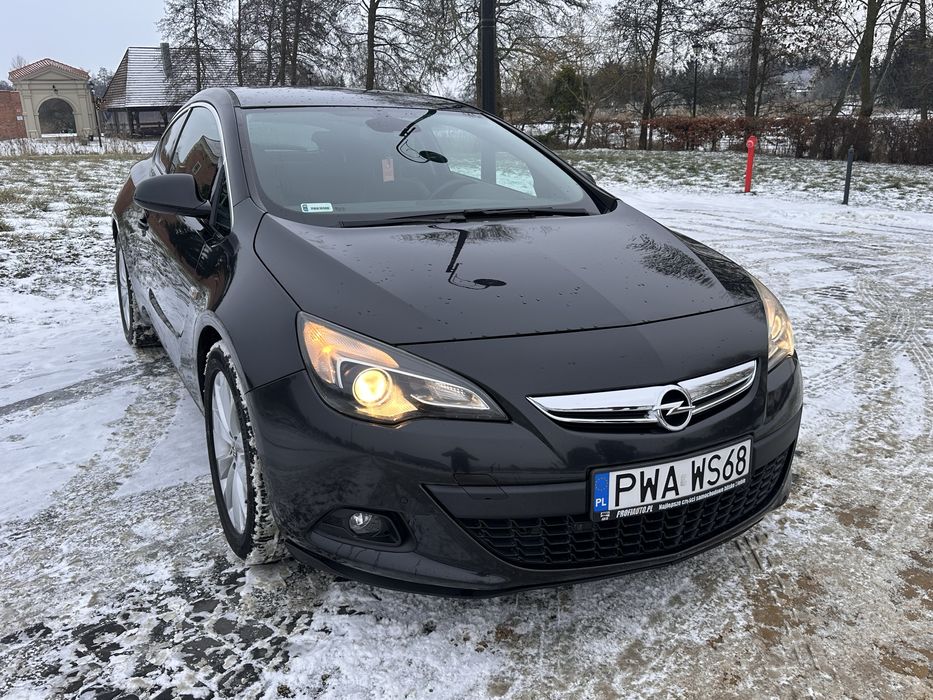 Opel Astra GTC.