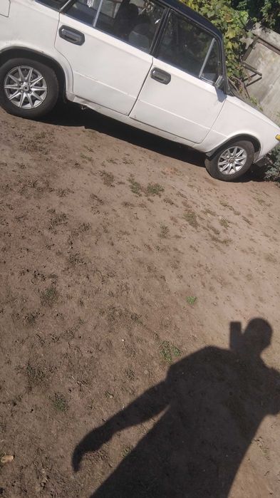 Автомобіль ваз 21011