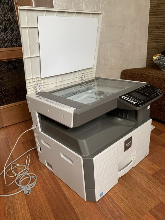 Багатофункціональний принтер сканер 3  в 1  Sharp AR 6020