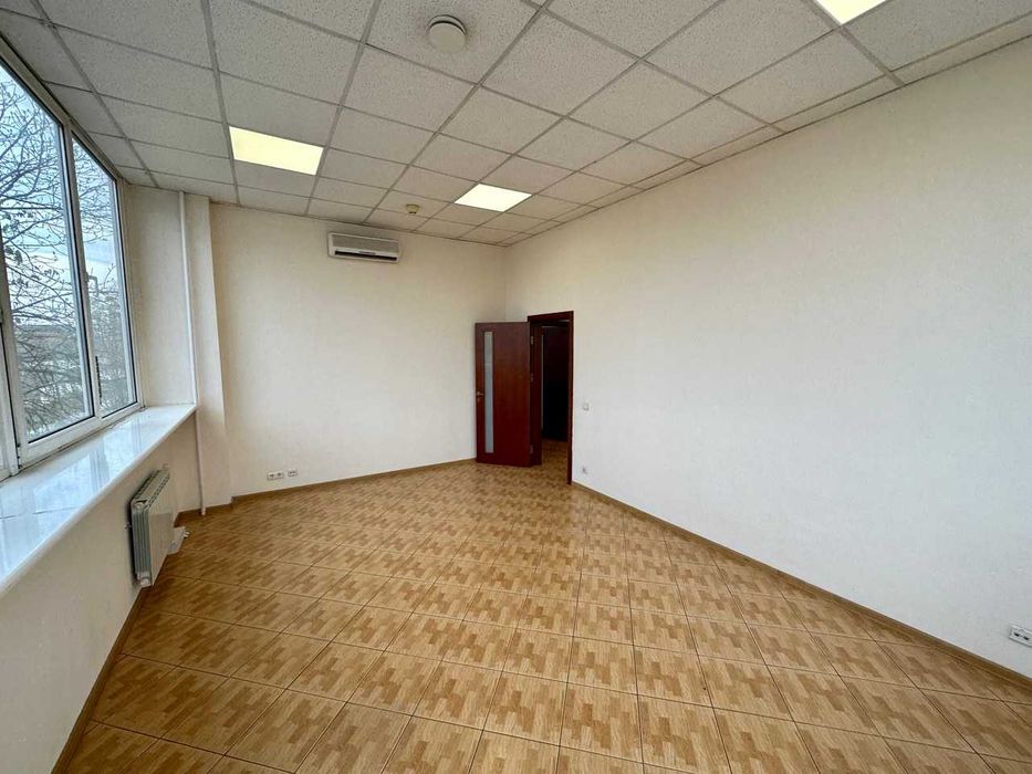 Офісний блок в БЦ, 14 кабінетів, 580 м.кв., генератор, М Дорогожичи
