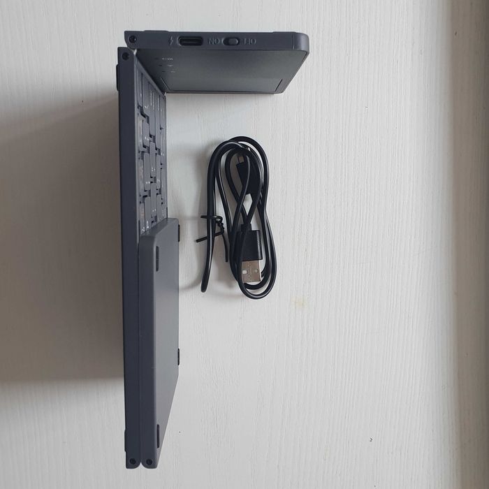 Портативная, складная, беспроводная клавиатура Bluetooth 5.2.