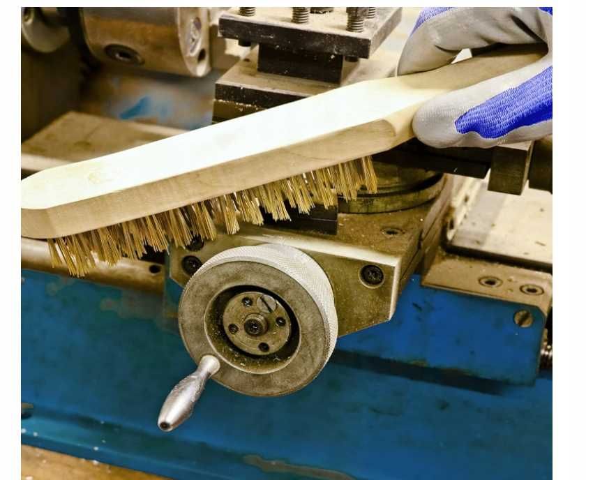 Szczotka drewniana ręczna stalowa do czyszczenia metalu  DREWNA