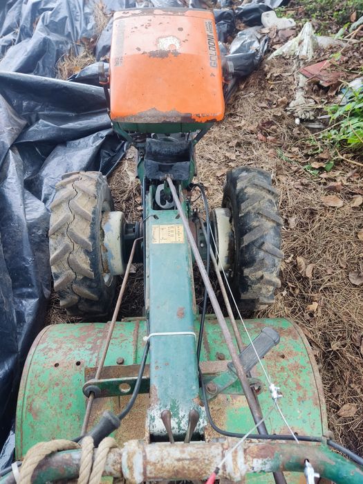 Vendo motocultivador ou troco por trator pequeno