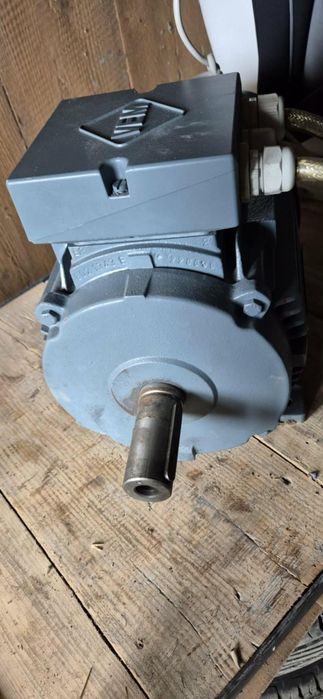 Silnik elektryczny  7.5kw vem z wlacznikem