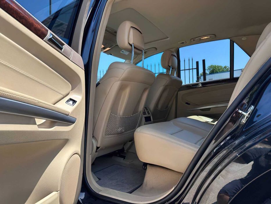 Mercedes-Benz M-Class ML 350      2011
