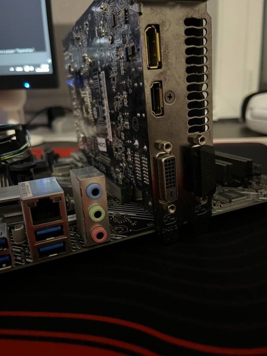 Продам бюджетный Игровой комплект (b460 plus, i3 10100f , + кулер)