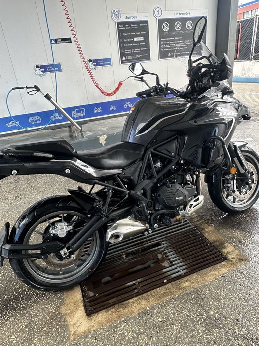 Moto Benelli TRK 502