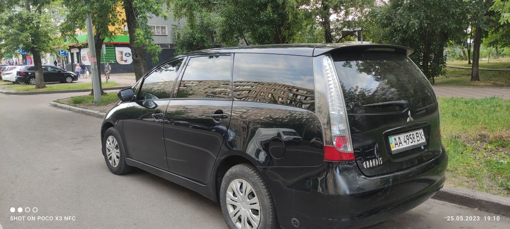 Митсубиси Грандис