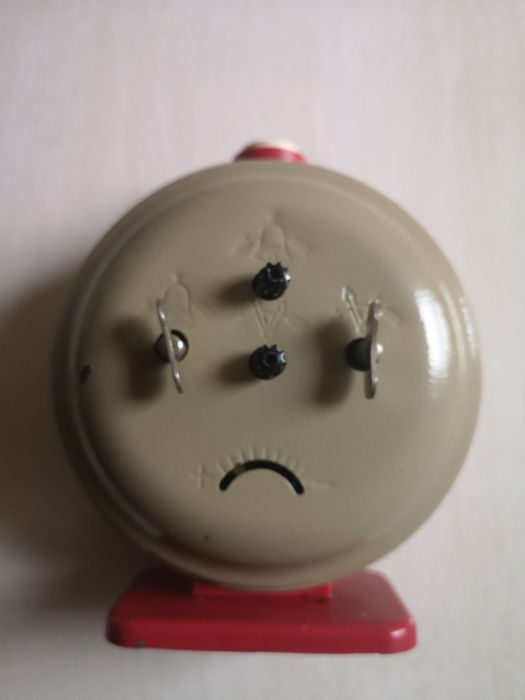 Budzik zegar stojący