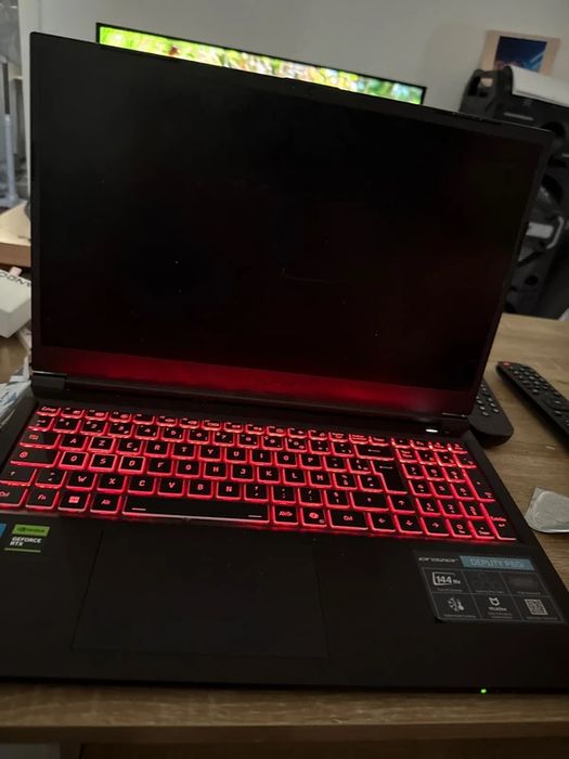 Portátil Gamer eRazer RTX 4060 i5 12th Gen 12450H 16GB RAM
