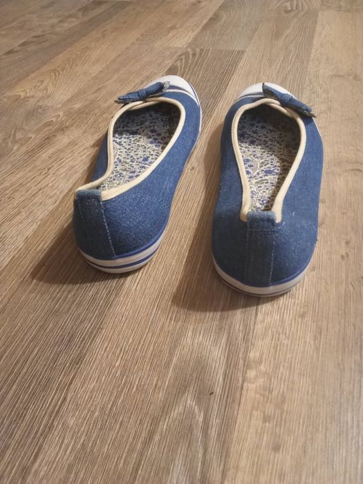 Продам жіночі балетки