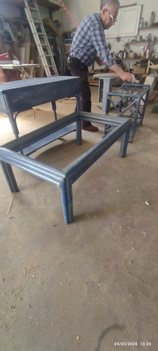 Mobília em bambú lacada de azul, vende separado ou em conjunto