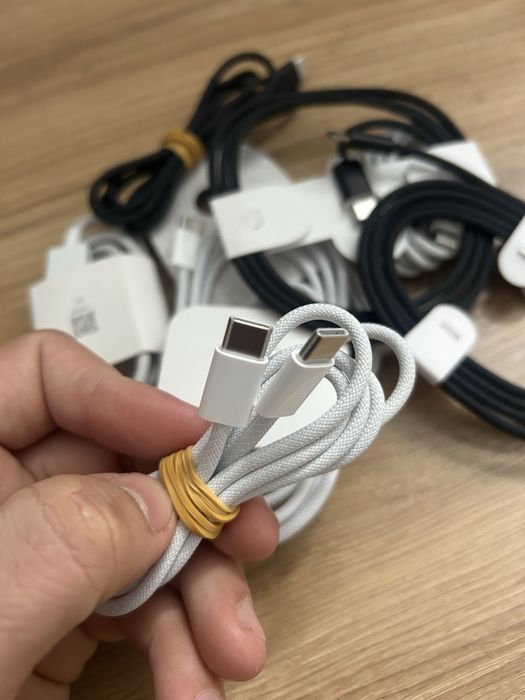 Кабелі Apple USB-C / Lightning (оригінал)