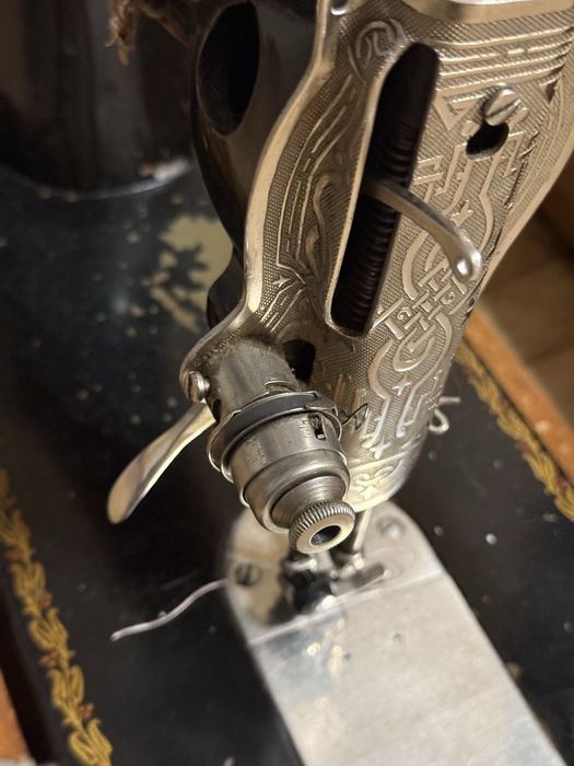 Швейная машина ретро