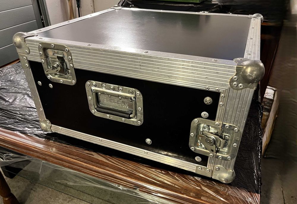 Case Rack kątowy 19'' 4U