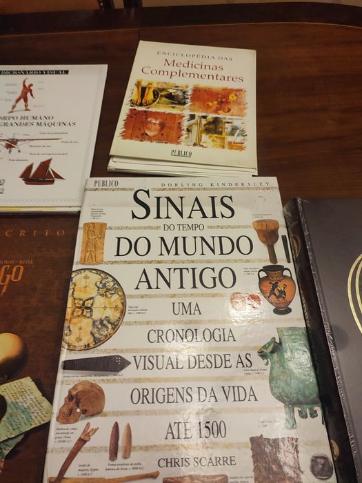 Vendo livros e antiguidades