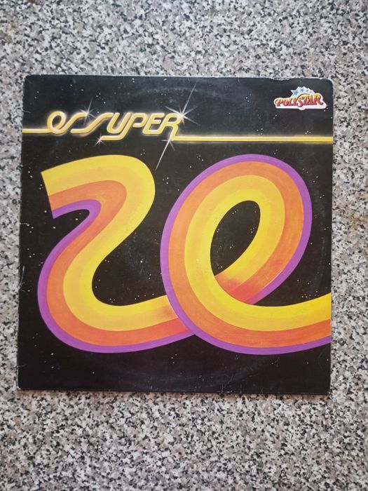 Variedade de discos vinil LP 3€ unidade
Exemplar estado de conservação