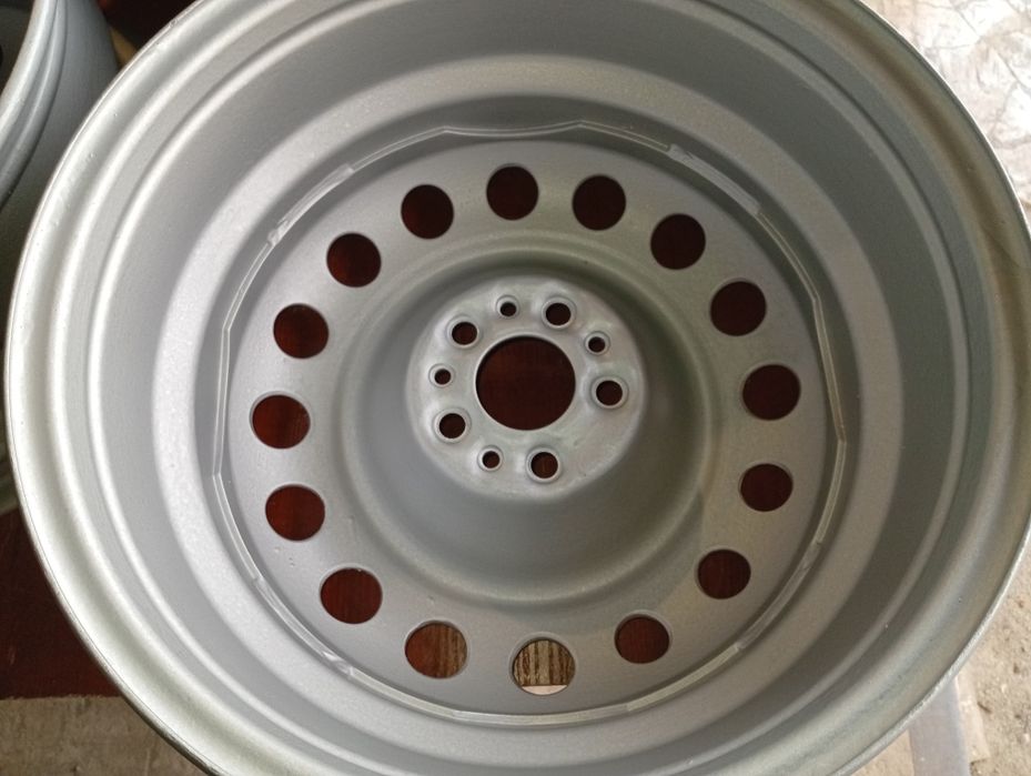 Продам стальні диски R16  для Пежо 807.