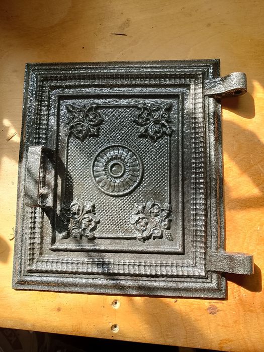 Drzwi do pieca kaflowego bez ramy