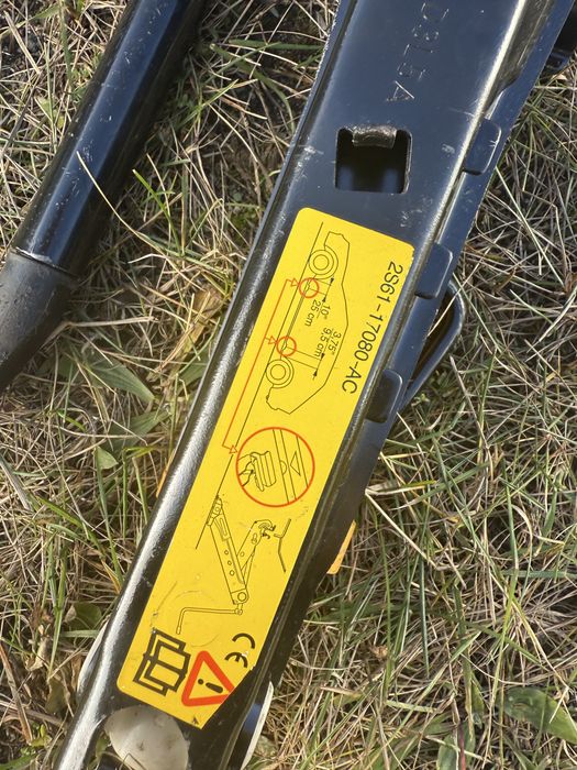 Lewarek klucz do kôł Ford Fiesta mk6 zestaw naprawczy