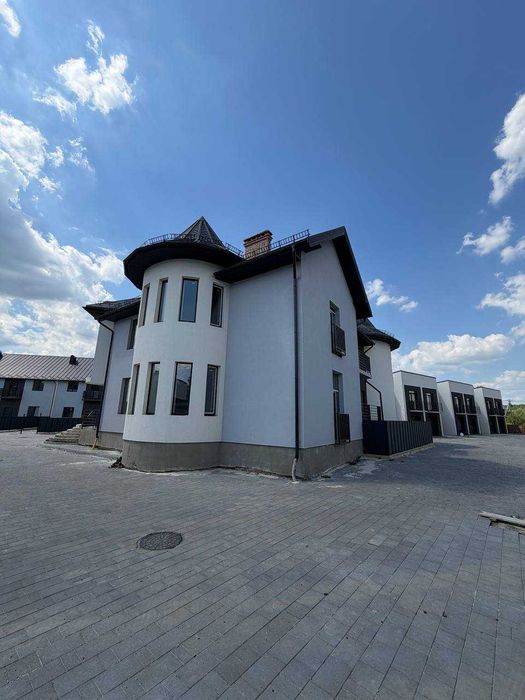 Продаж 2-кімнатної квартири у клубному будинку с. Вовчинці