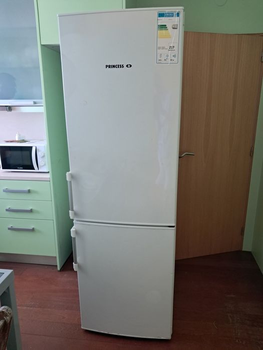 Frigorífico Combinado Princess A++ 301L