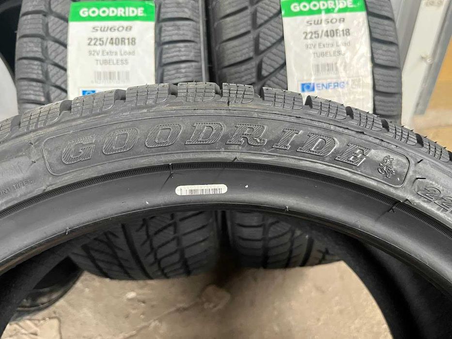 225/40R18 Goodride cztery nowe opony zimowe 2025r