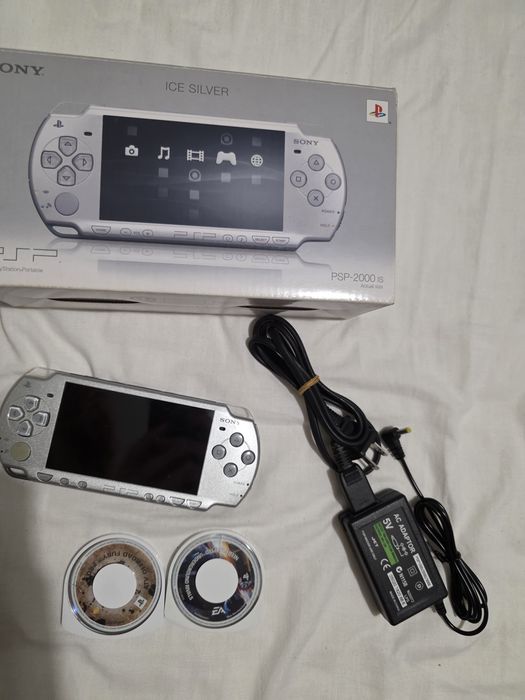 PSP 2000 ICE SILVER slim&lite