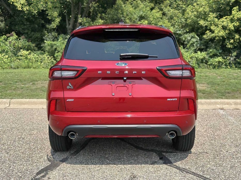 Ford Escape      2024