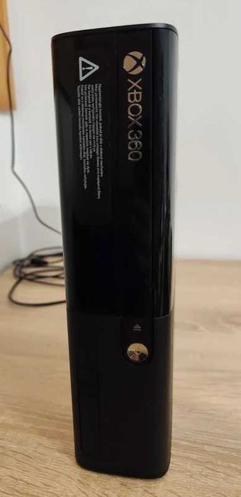 Xbox 360 + kinect + 1 pad
