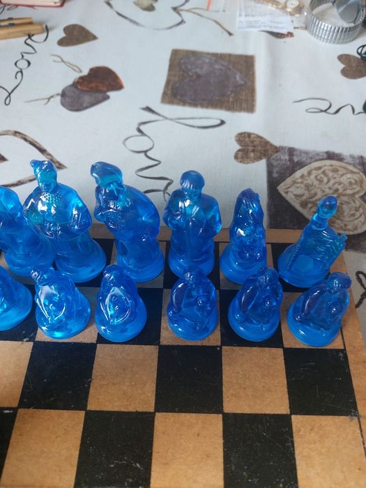 Гра" П'ятнашка" шашки,шахмати