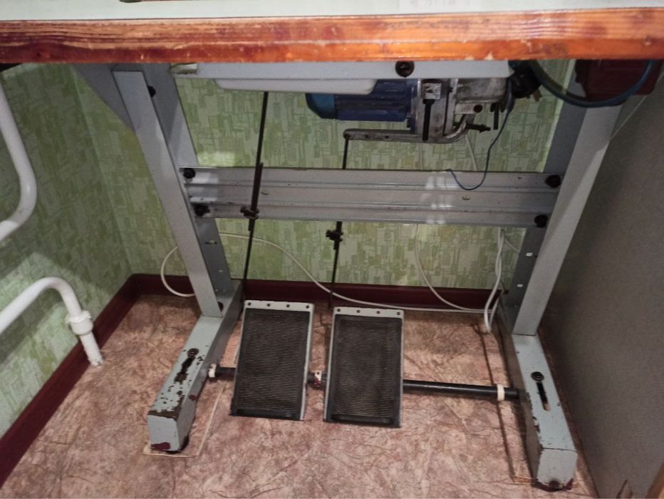 Продам швейную машину 1022 М