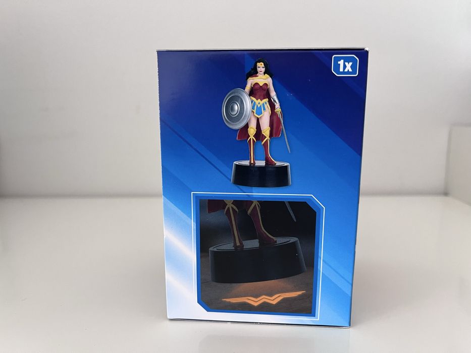 Bonecos DC Comics na Caixa