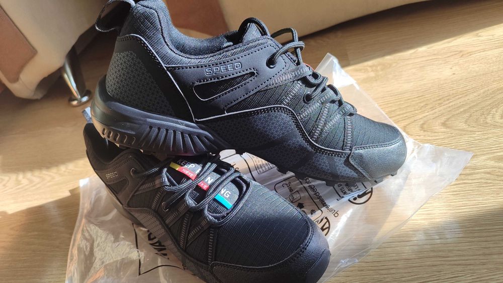 Кросівки ( 42,5-43) Batlle Sheep