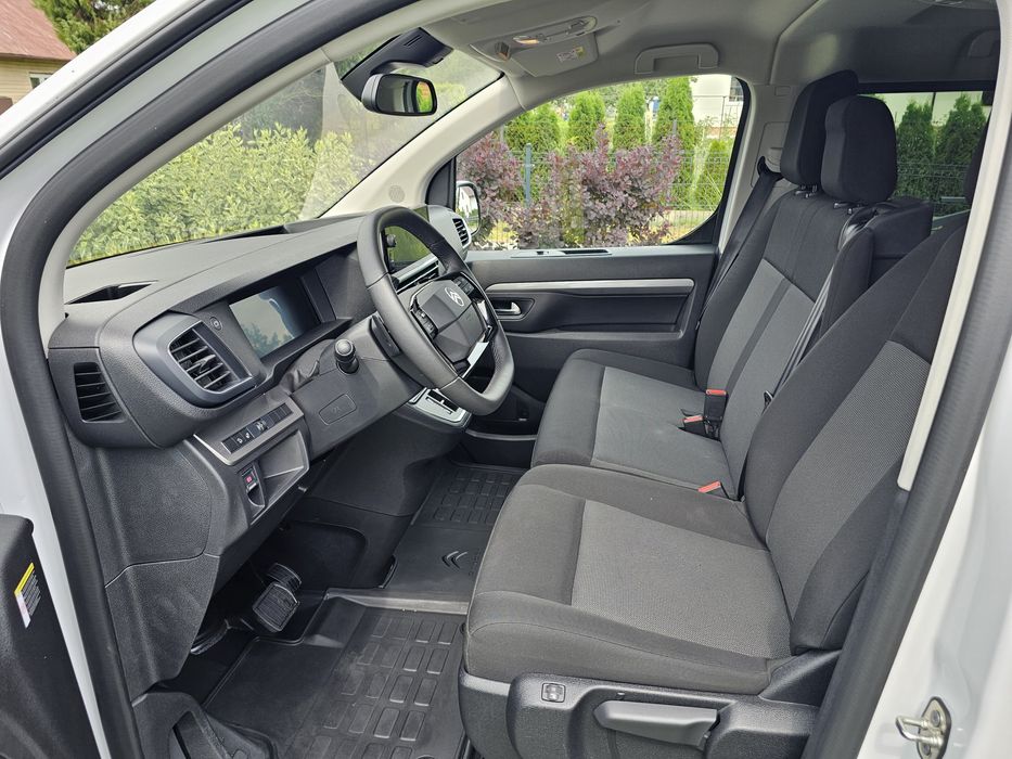 Wynajem busów 9 osobowych