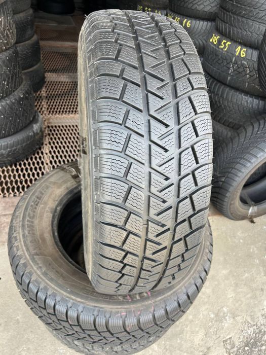 225/70/16 Michelin 9.5мм пара зимних шин в состоянии новых