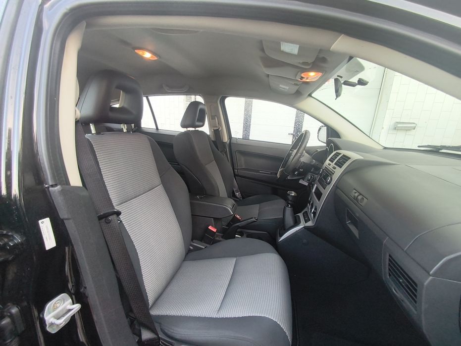 Dodge Caliber — fotografia 8