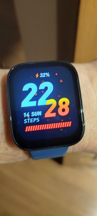Смарт-часы Amazfit BIP 5 + защитный чехол