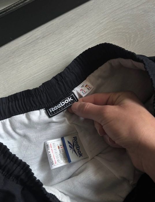 Нейлонові штани Reebok