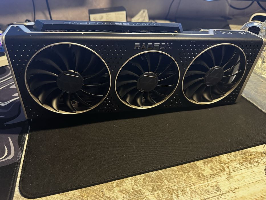 Відеокарта XFX AMD Radeon RX 6900 XT 16GB Speedster MERC під ремонт, донора