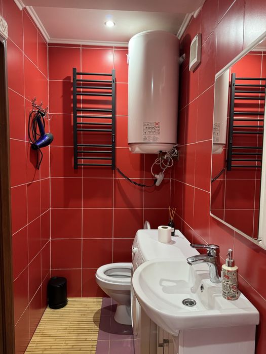 Світло 24/7. Будинок центр на 2-х з великим ліжком рн ХНУВС .