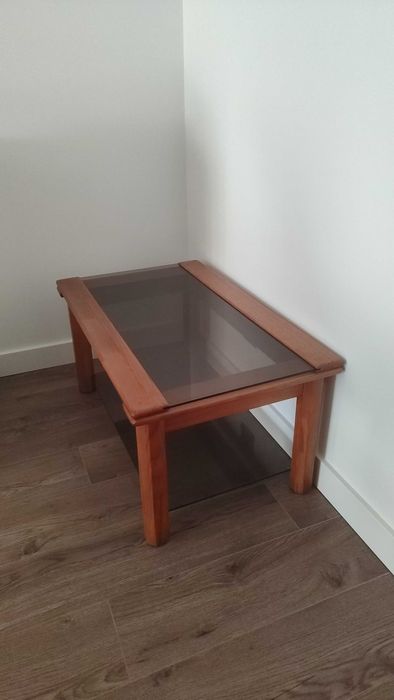 Mesa Centro  (usado tipo Cerne madeira maciça + vidro).