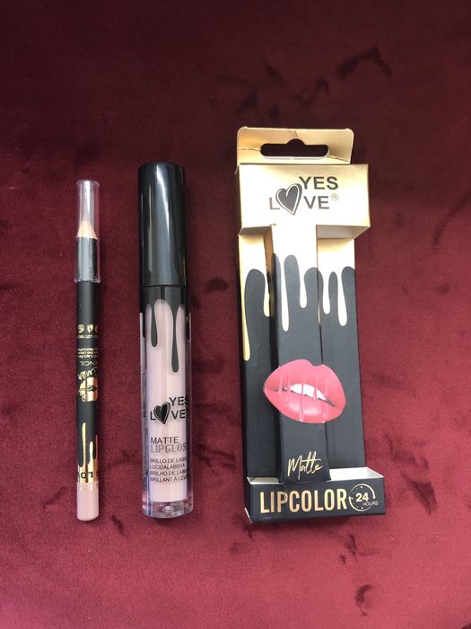 Batons liquidos mate com lápis delineador